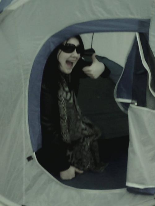 <img500*666:stuff/Me_mucking_about_in_a_tent_at_B%26M_in_Gala_lol.jpg>